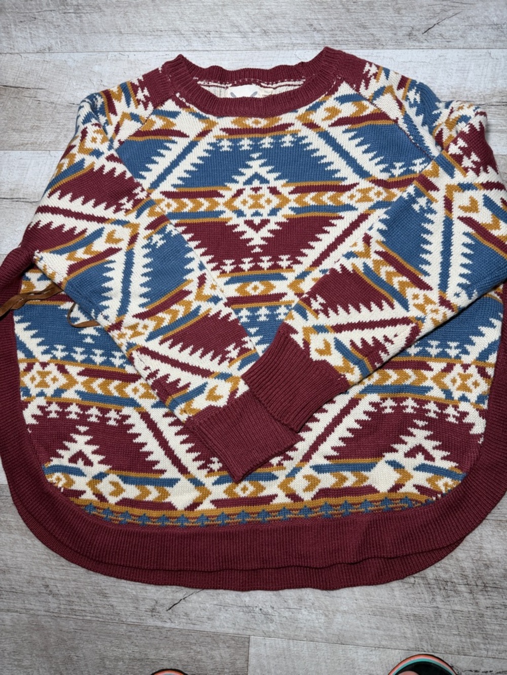 Cotton & Rye Maroon and Cream Patterned Knit Sweater Size M Women’s